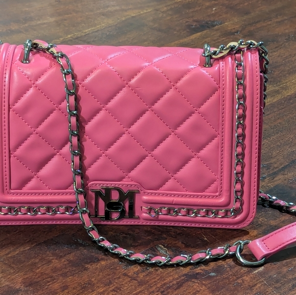 NWOT Badgley Mischka Chain Cover Crossbody Bag Hot Pink - Picture 2 of 11